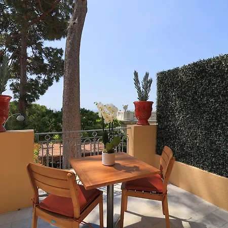 Hotell Petit Palais 4*