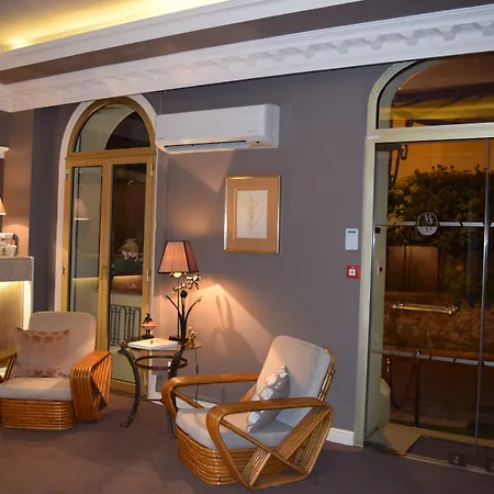Petit Palais Hotell 4*