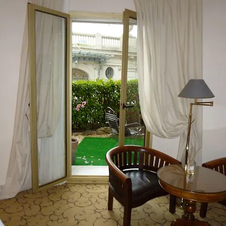 Hotel Petit Palais