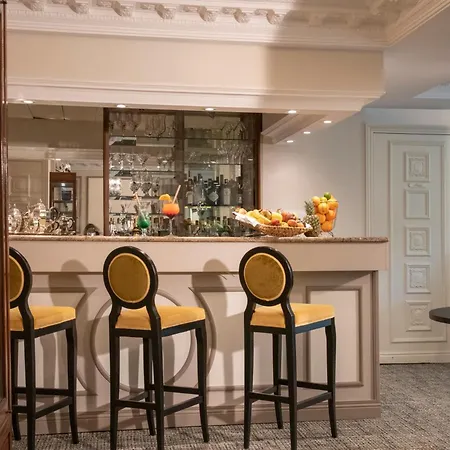 Petit Palais ホテル