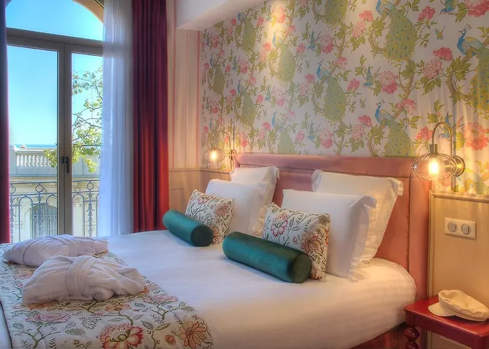 Petit Palais ホテル