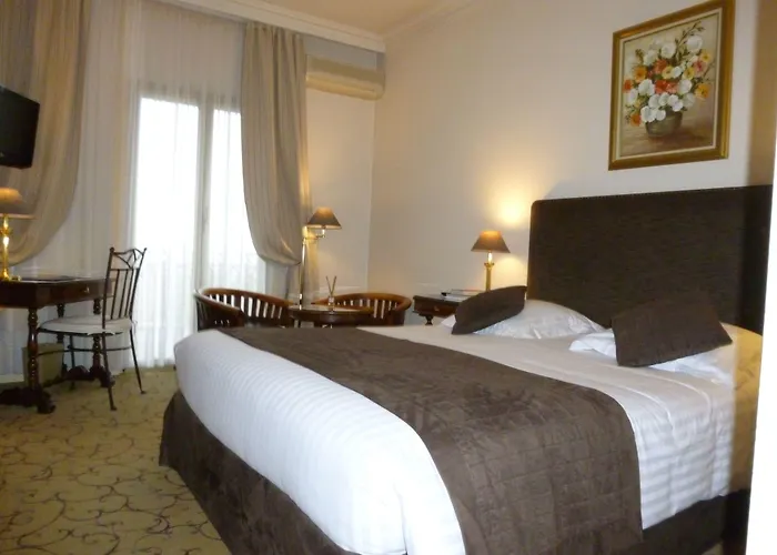 Hotel Petit Palais 4*