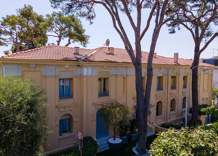 Petit Palais ホテル