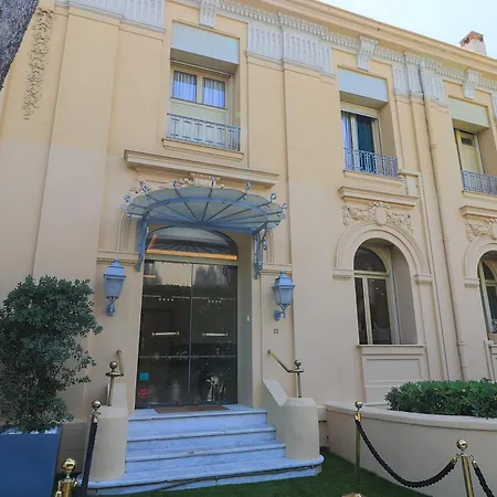 Petit Palais Szálloda